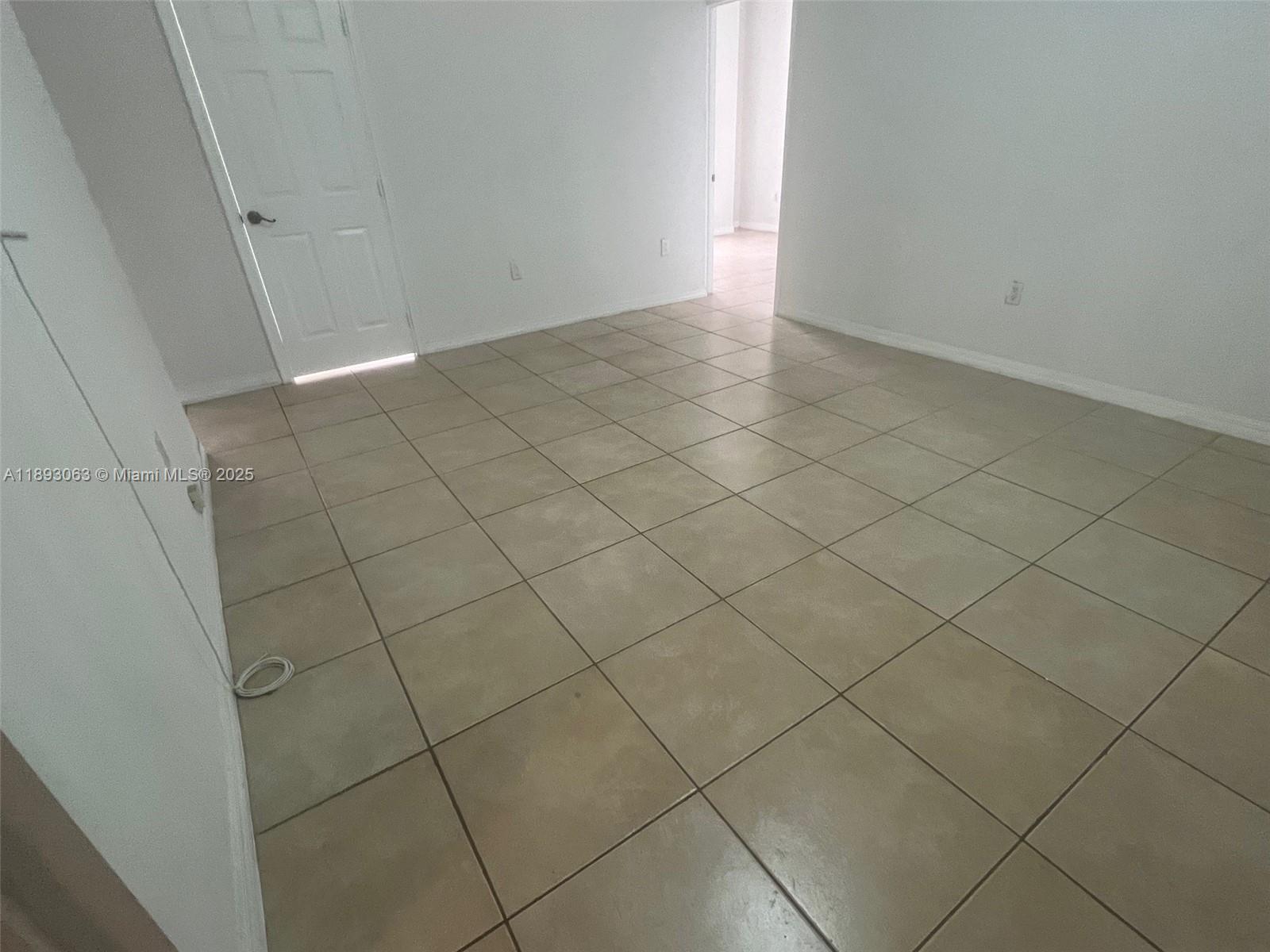 GRANADA GRAND CONDO - Residential Lease