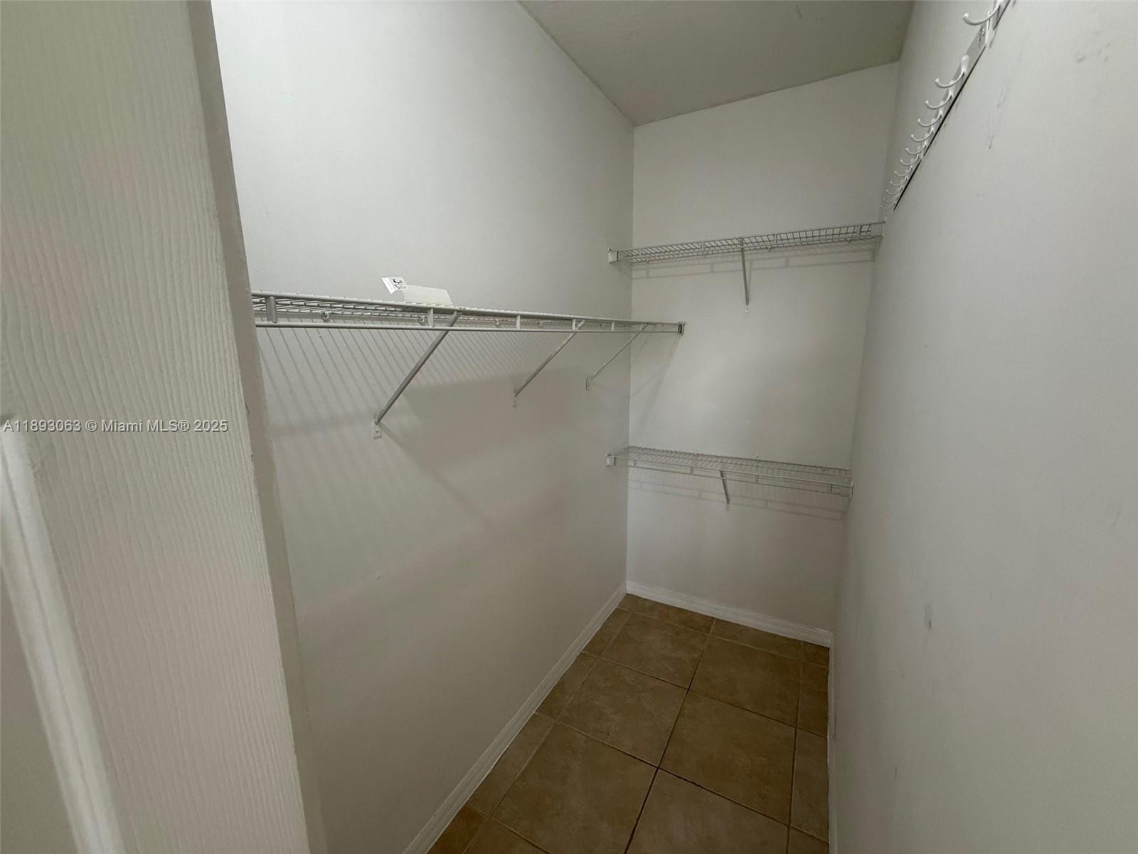 GRANADA GRAND CONDO - Residential Lease