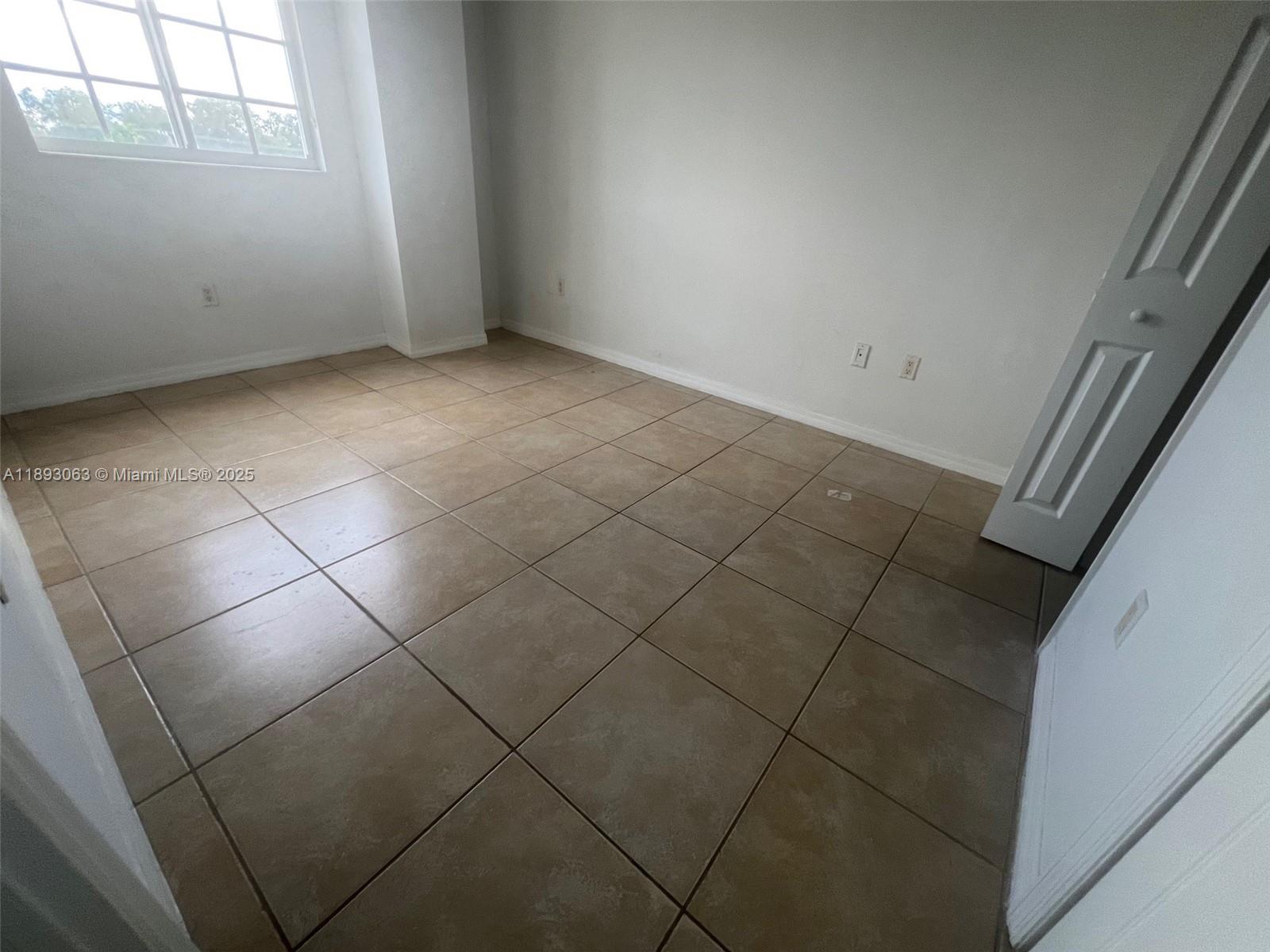 GRANADA GRAND CONDO - Residential Lease