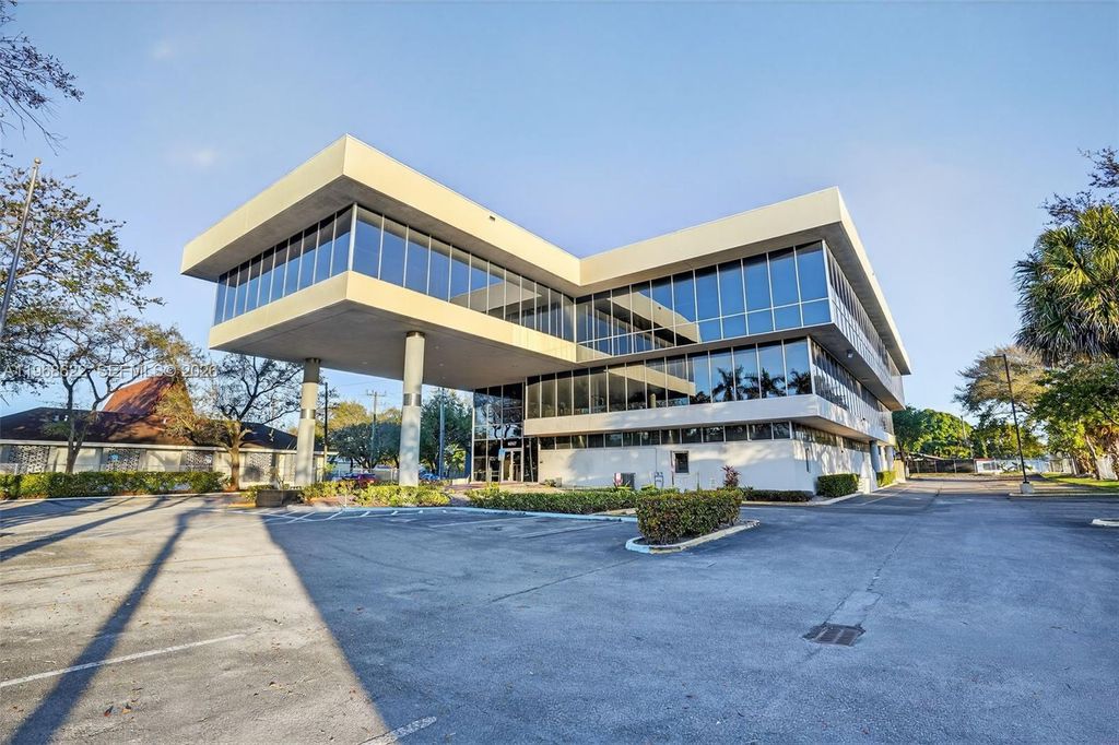 Photo of 6067 Hollywood Blvd, Hollywood, FL 33024 (MLS # A11968622)