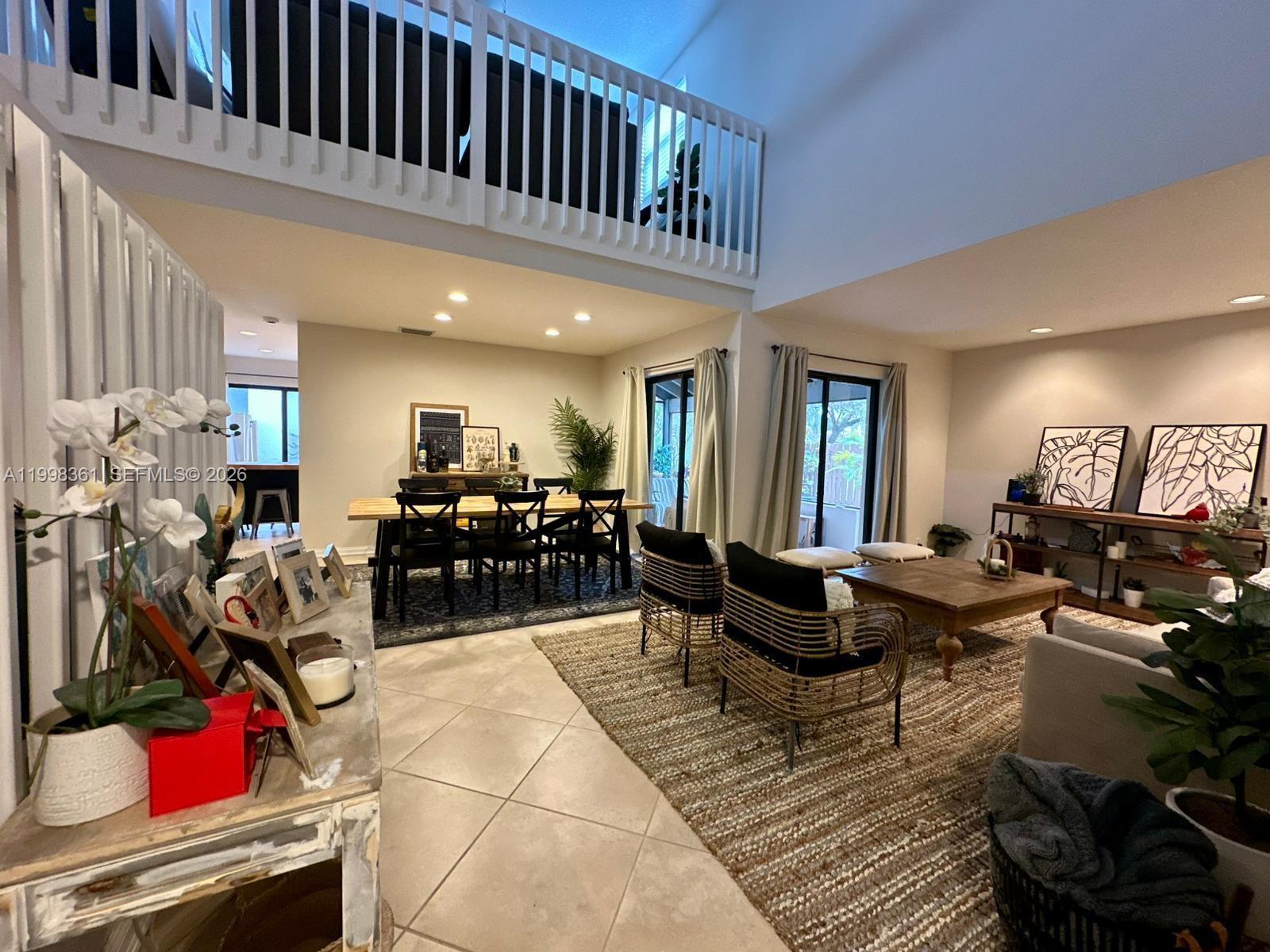 COUNTRY ISLES - Residential Lease