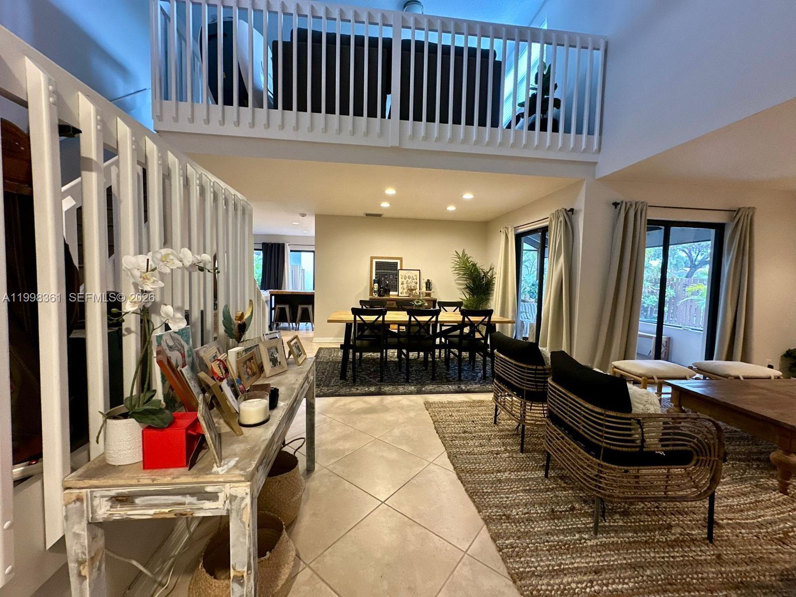 COUNTRY ISLES - Residential Lease