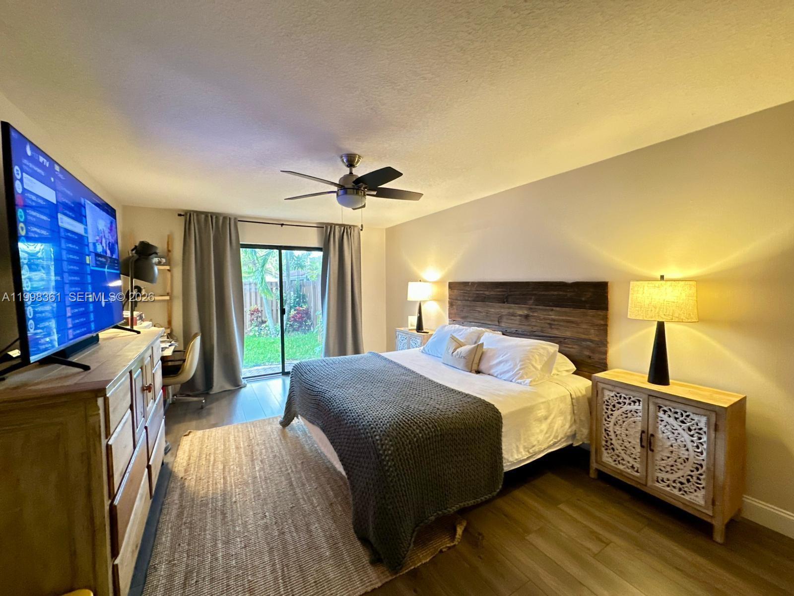 COUNTRY ISLES - Residential Lease