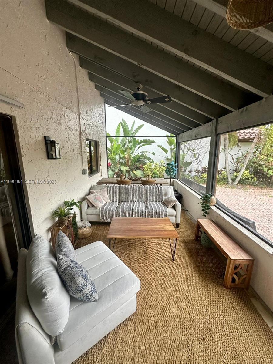 COUNTRY ISLES - Residential Lease