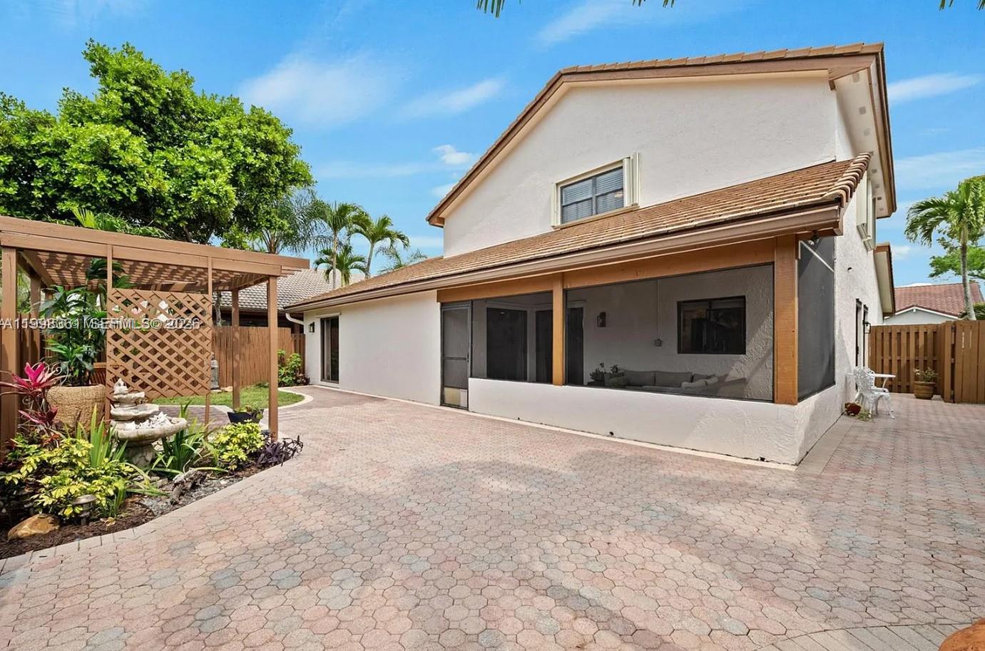 COUNTRY ISLES - Residential Lease