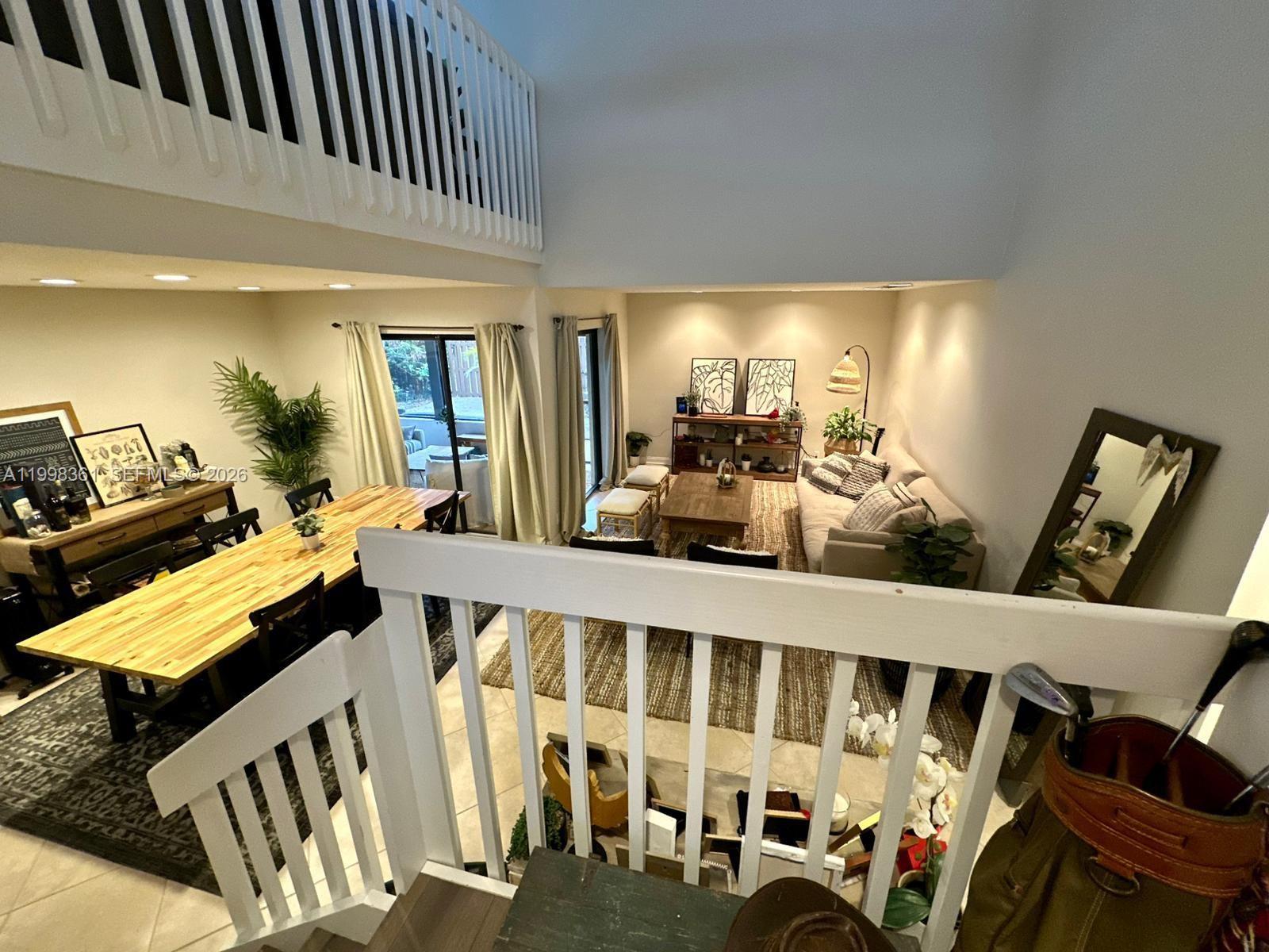 COUNTRY ISLES - Residential Lease