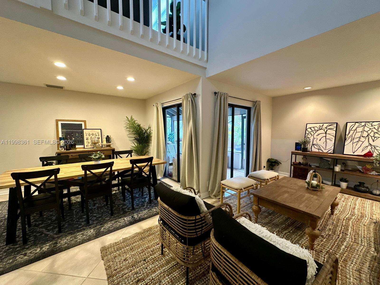 COUNTRY ISLES - Residential Lease