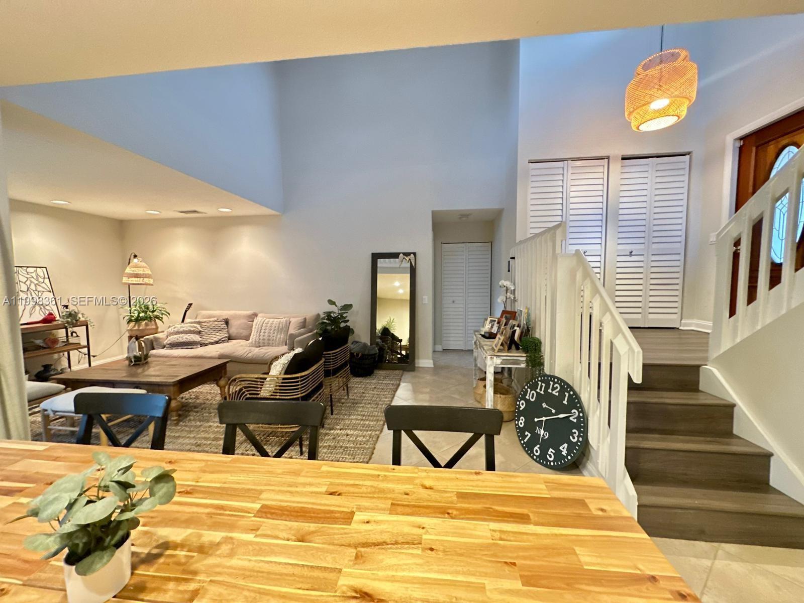 COUNTRY ISLES - Residential Lease