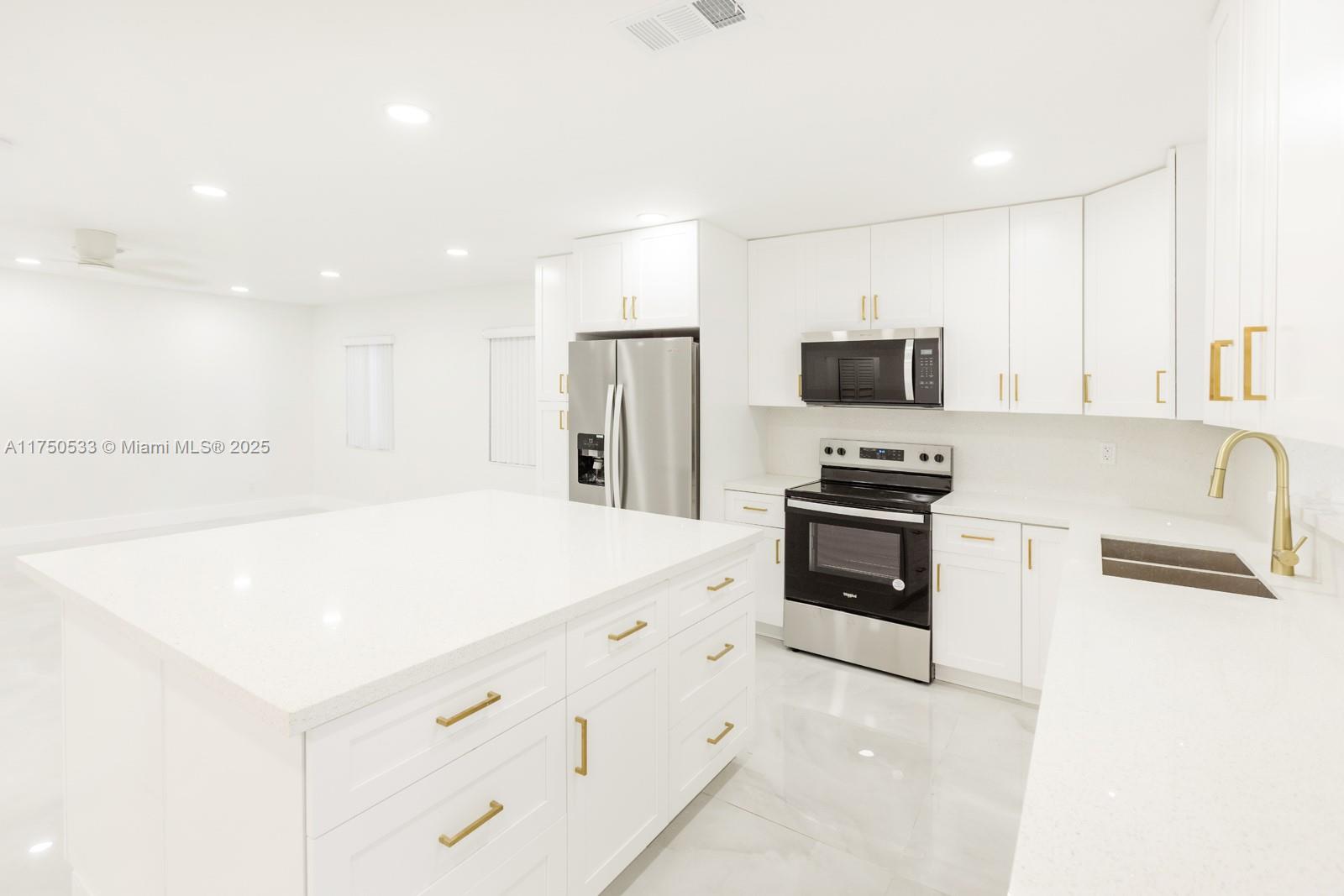 2807 NW 9th St