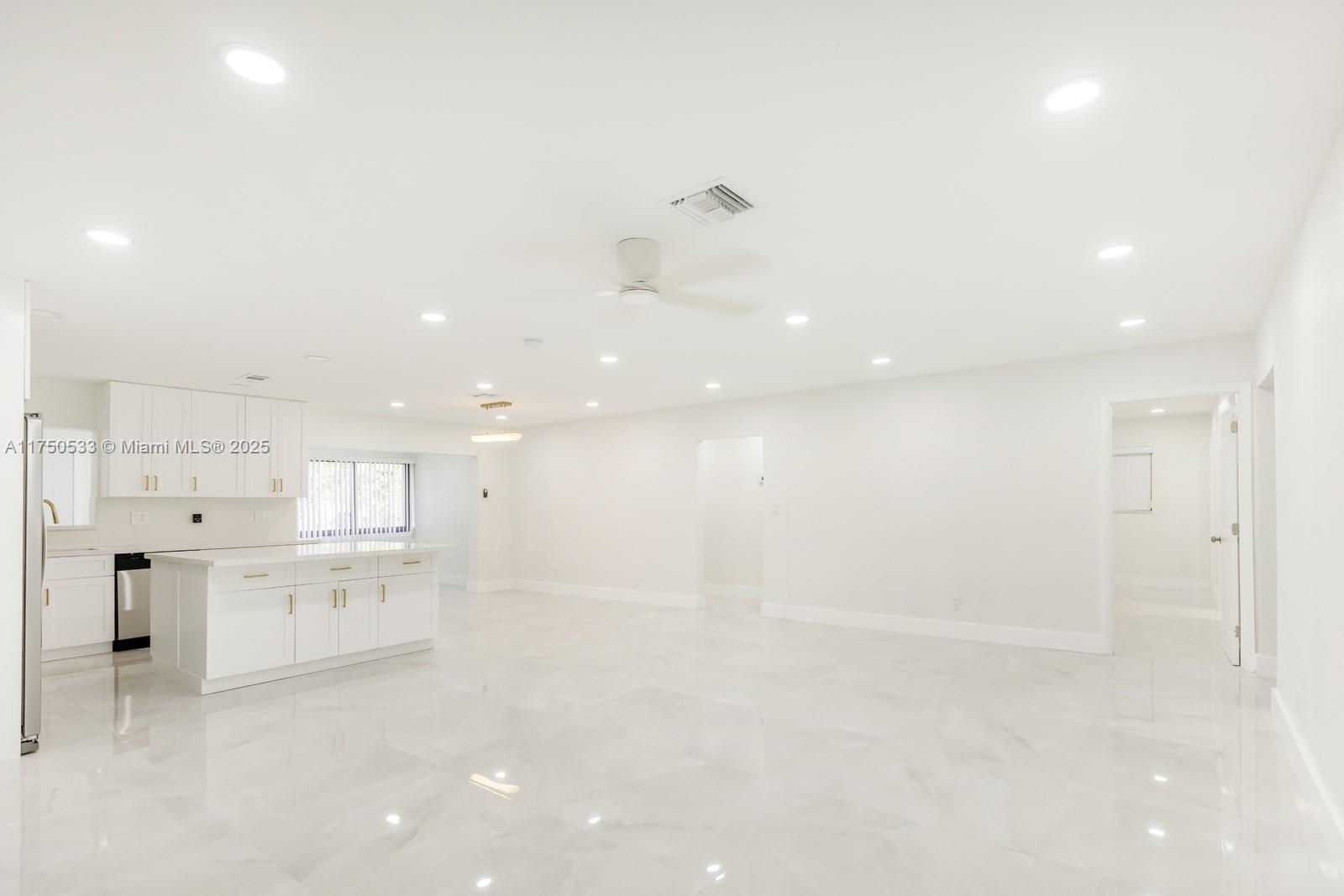 2807 NW 9th St