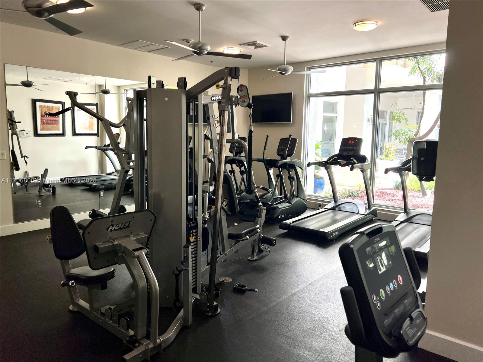 RADIUS CONDO - Residential