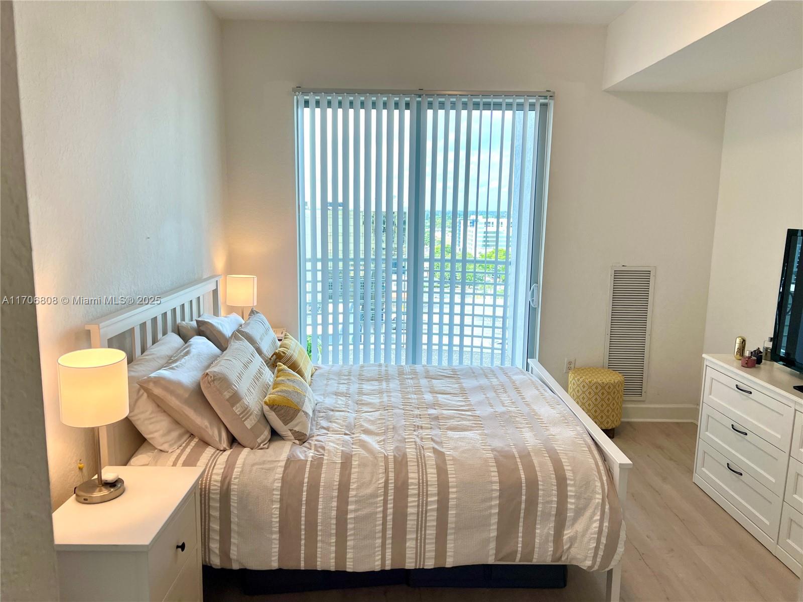 RADIUS CONDO - Residential