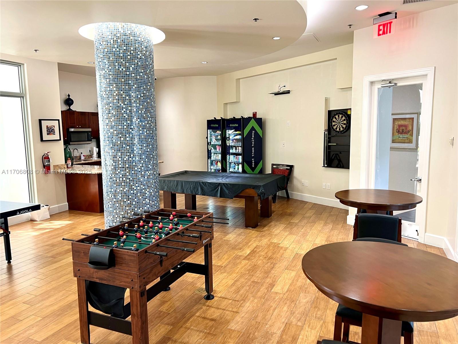 RADIUS CONDO - Residential