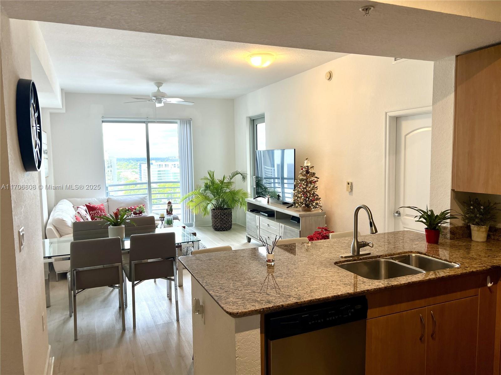 RADIUS CONDO - Residential