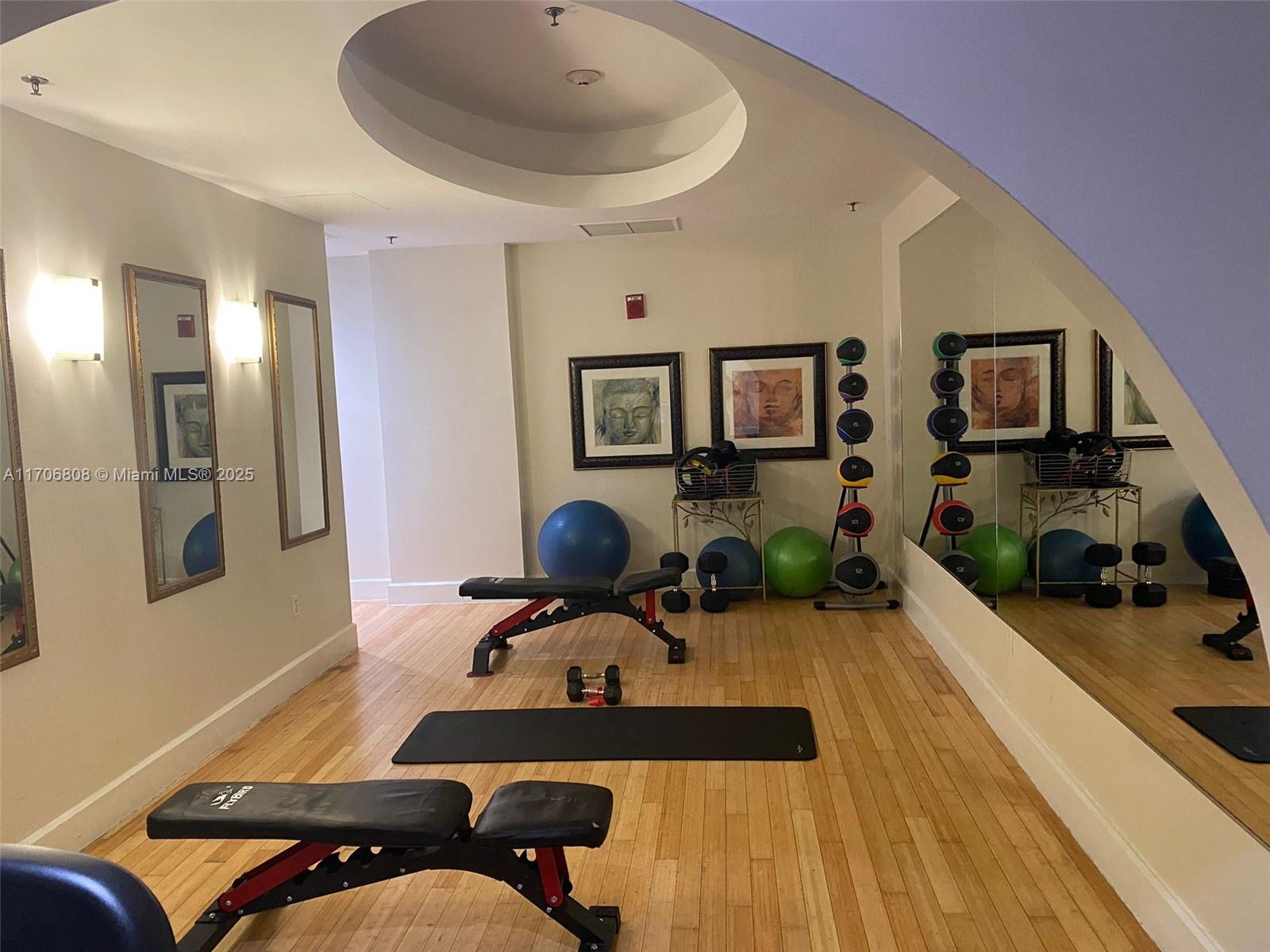 RADIUS CONDO - Residential