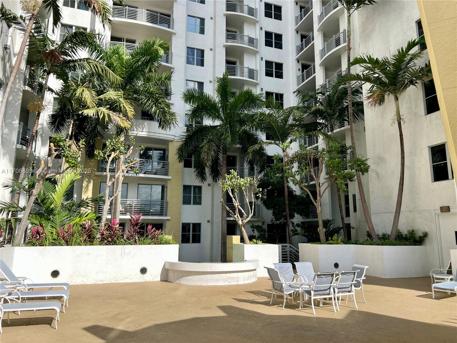 RADIUS CONDO - Residential