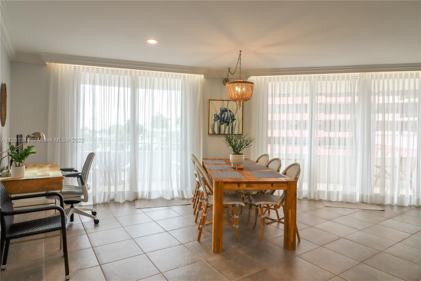 5161 Collins Ave 404