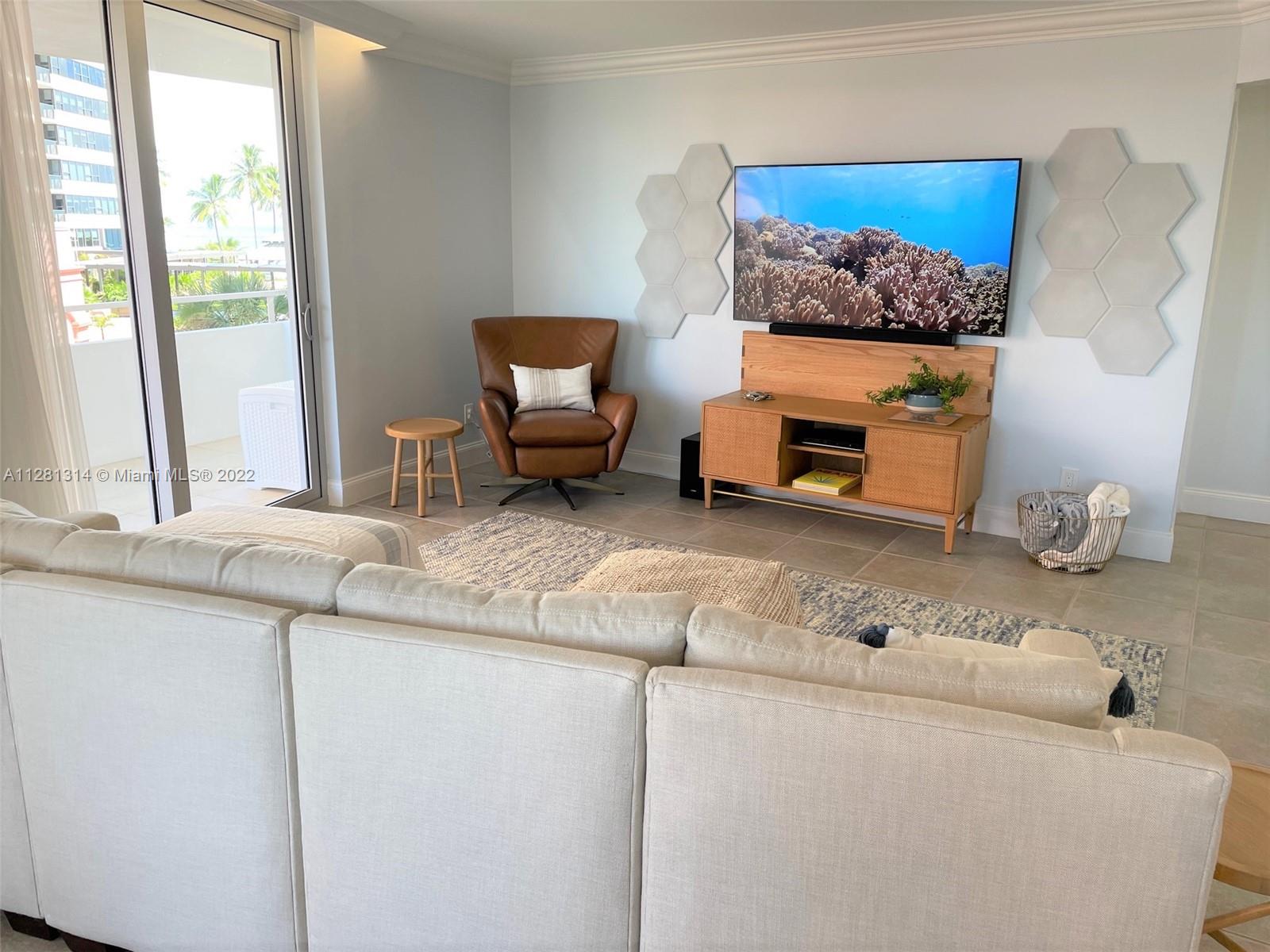 5161 Collins Ave 404