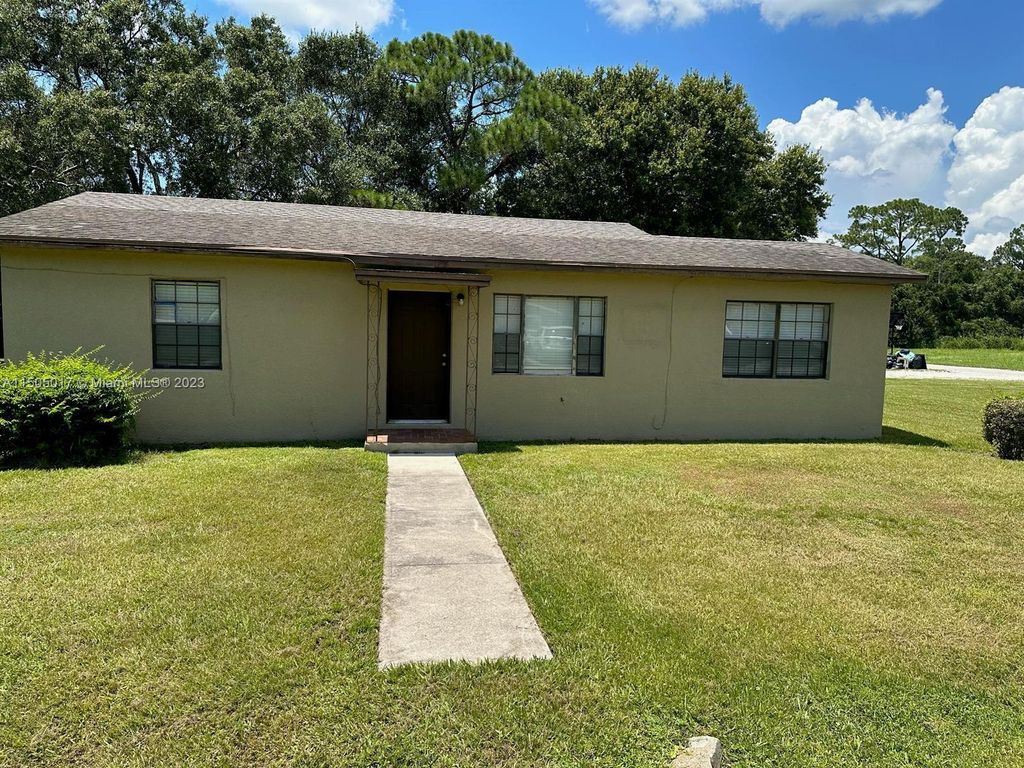 Photo of 1007 N 39th St #0, Fort Pierce, FL 34947 (MLS # A11505017)