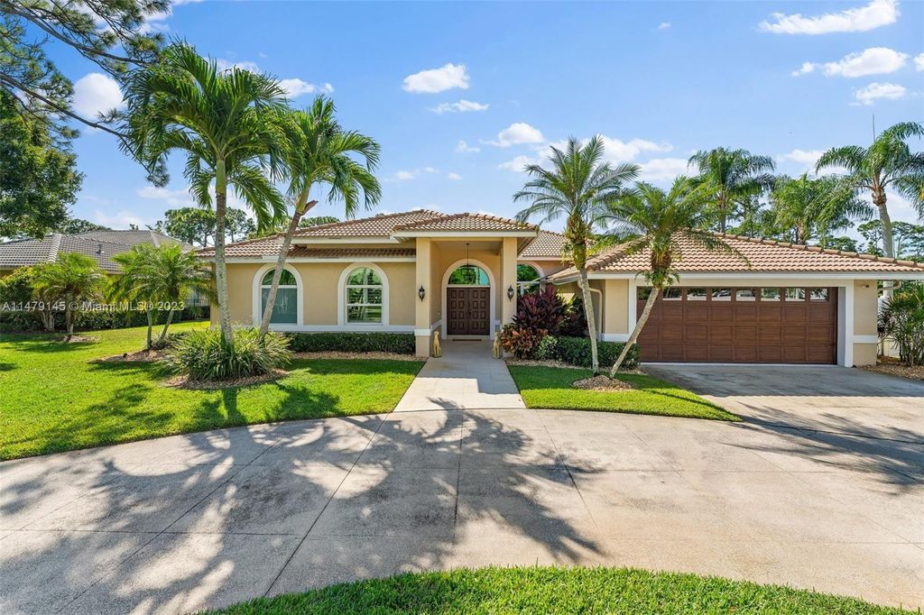 Photo of 6072 Fountain Palm Dr, Jupiter, FL 33458 (MLS # A11479145)