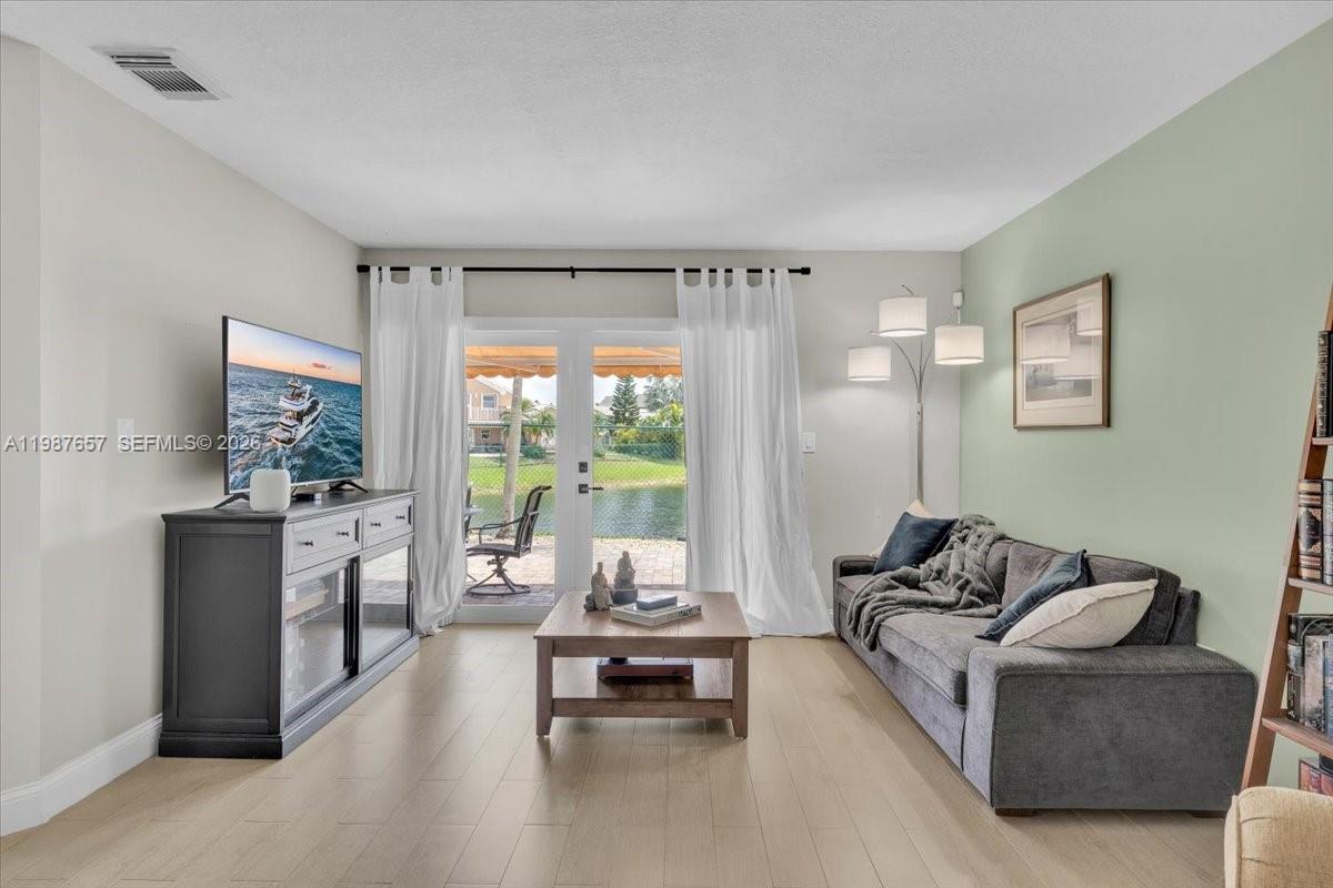 CONTINENTAL HOMES TOWNHOU - Residential