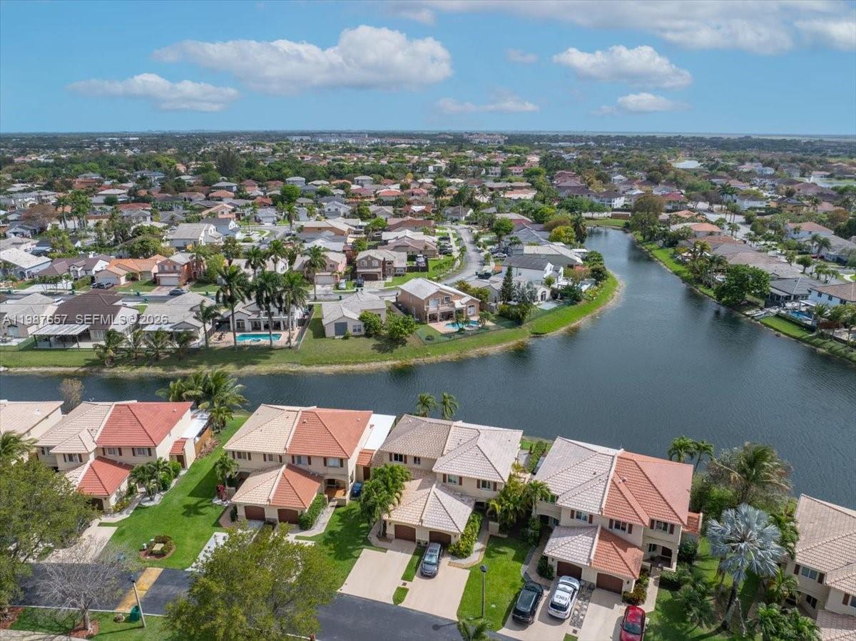 CONTINENTAL HOMES TOWNHOU - Residential