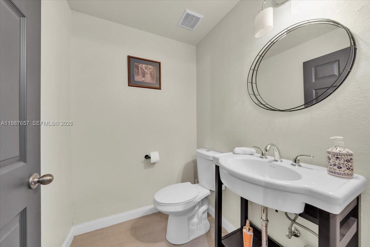 CONTINENTAL HOMES TOWNHOU - Residential