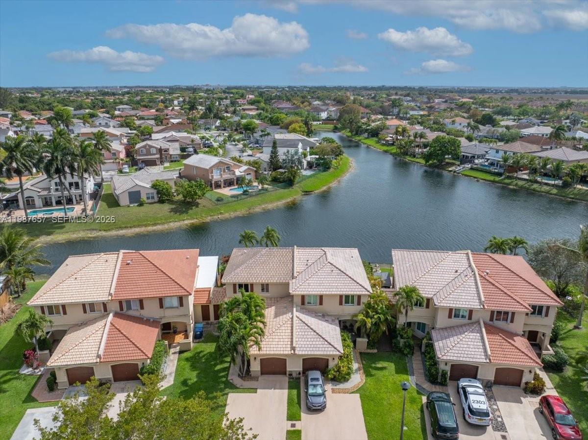 CONTINENTAL HOMES TOWNHOU - Residential