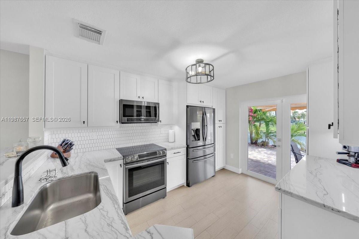 CONTINENTAL HOMES TOWNHOU - Residential