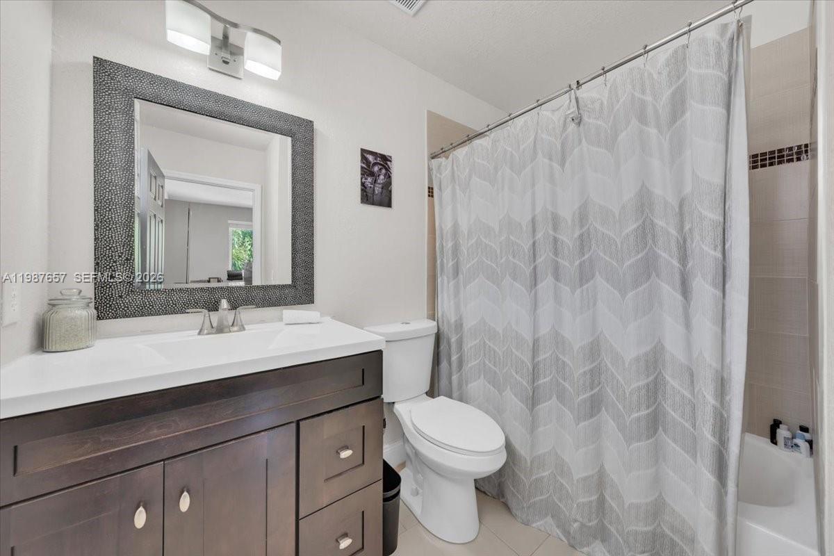 CONTINENTAL HOMES TOWNHOU - Residential