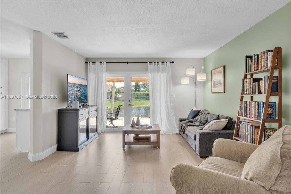 CONTINENTAL HOMES TOWNHOU - Residential