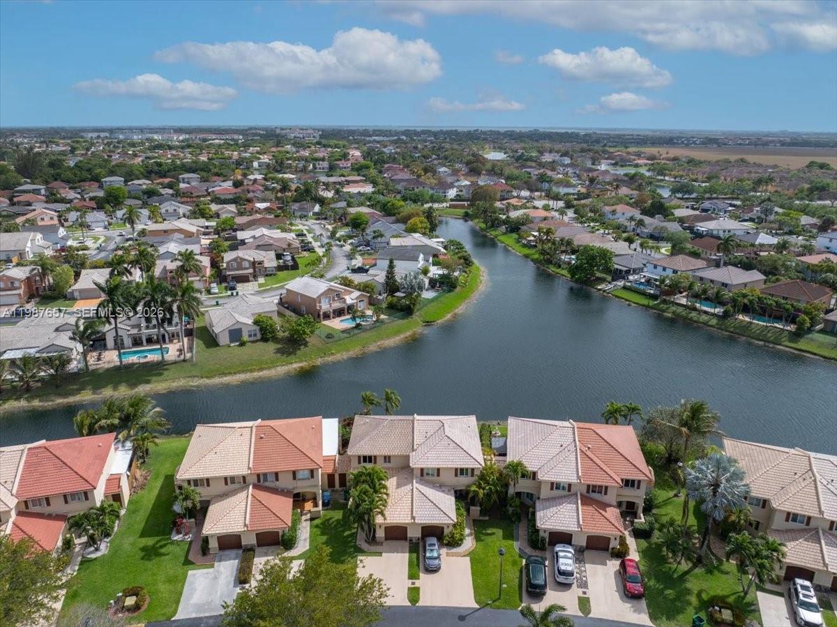 CONTINENTAL HOMES TOWNHOU - Residential