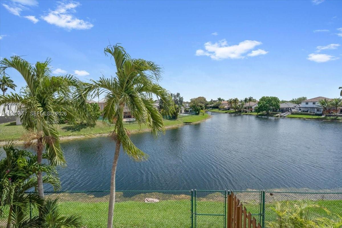 CONTINENTAL HOMES TOWNHOU - Residential