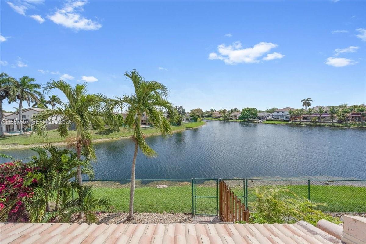 CONTINENTAL HOMES TOWNHOU - Residential