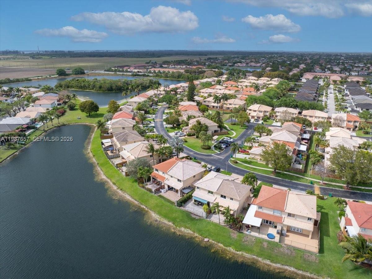 CONTINENTAL HOMES TOWNHOU - Residential