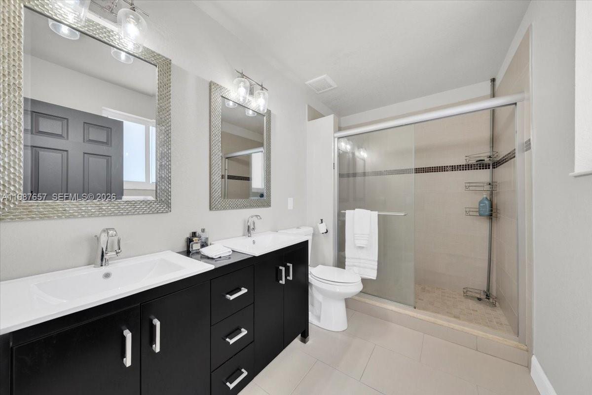 CONTINENTAL HOMES TOWNHOU - Residential