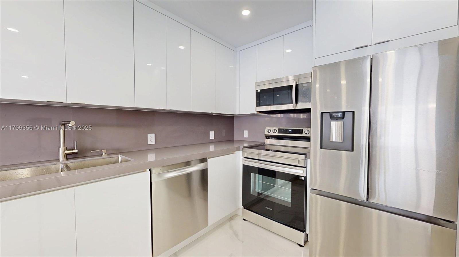 AVENTURA ELDORADO CONDO - Residential