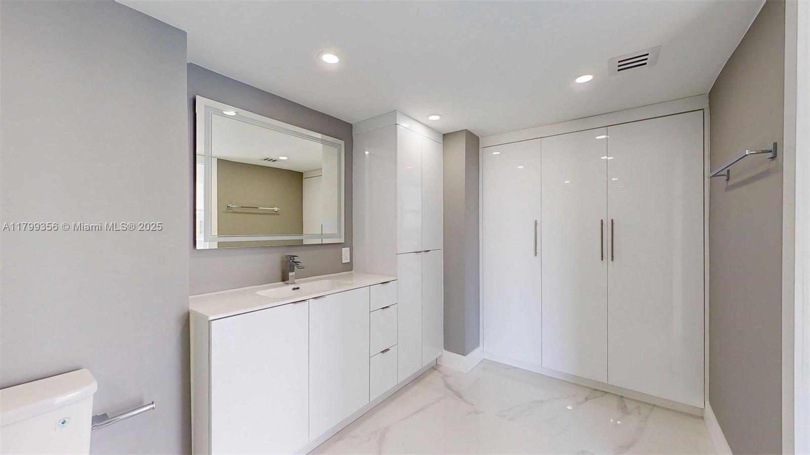 AVENTURA ELDORADO CONDO - Residential