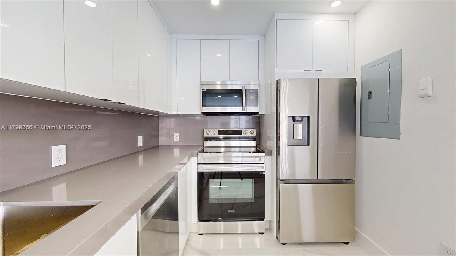 AVENTURA ELDORADO CONDO - Residential