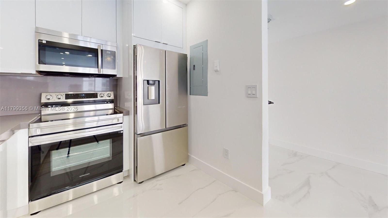 AVENTURA ELDORADO CONDO - Residential