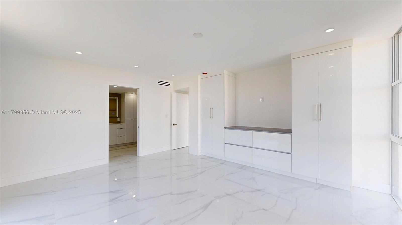 AVENTURA ELDORADO CONDO - Residential