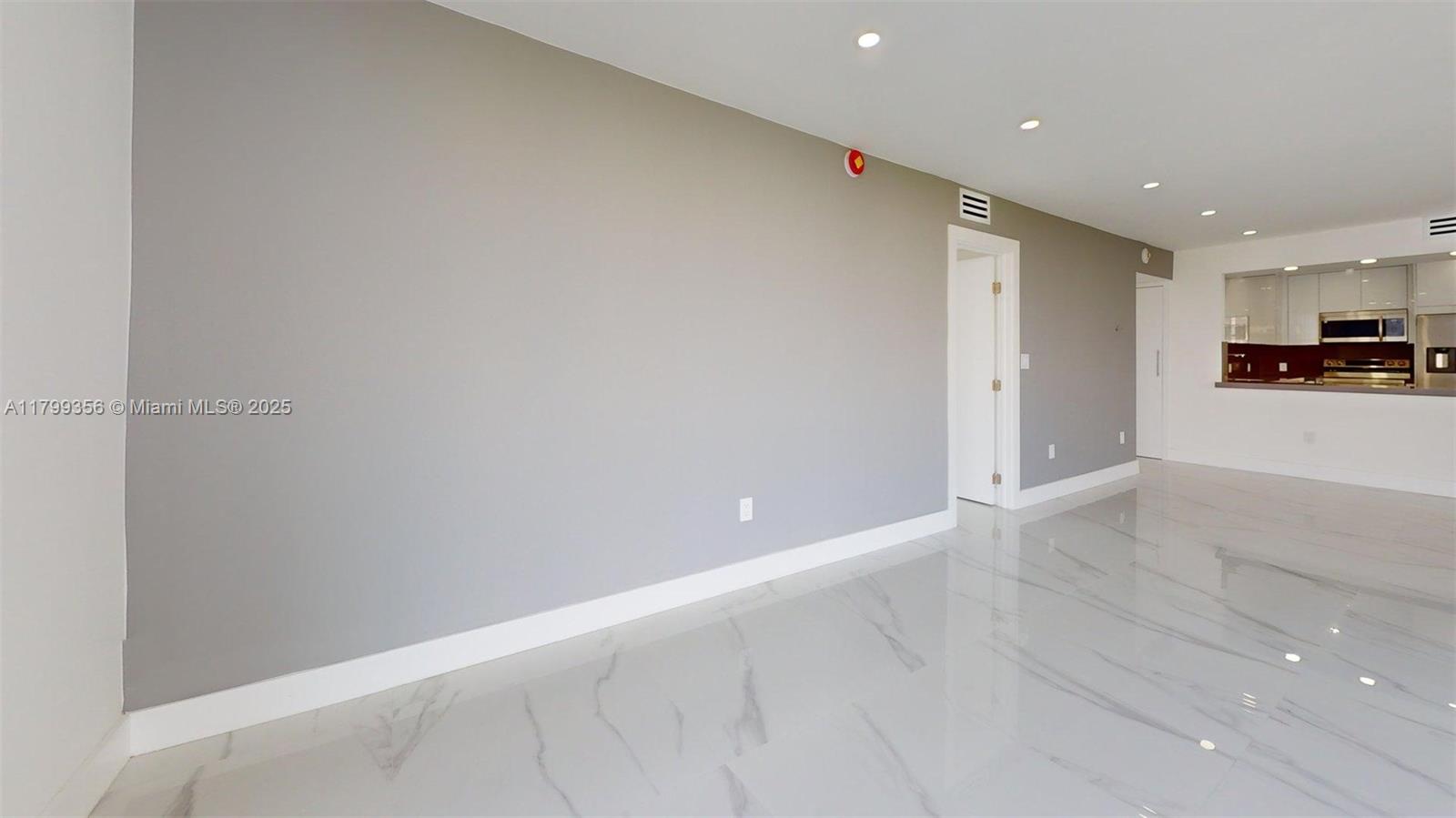 3625 N Country Club Dr 609