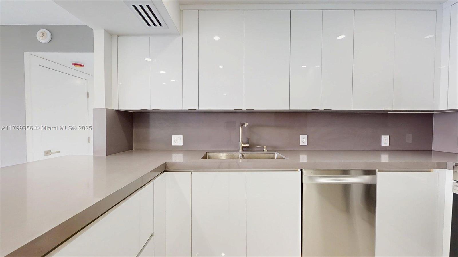 AVENTURA ELDORADO CONDO - Residential