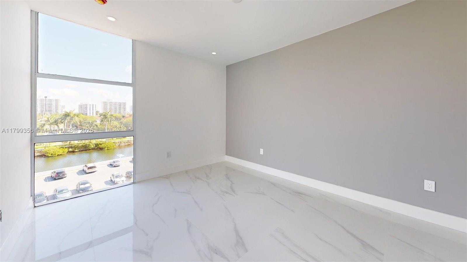 AVENTURA ELDORADO CONDO - Residential