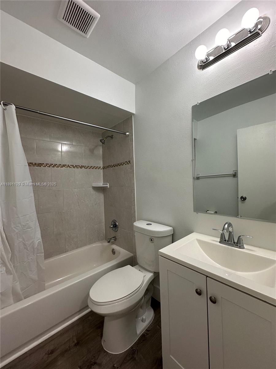 HOLLYWOOD - Residential Lease
