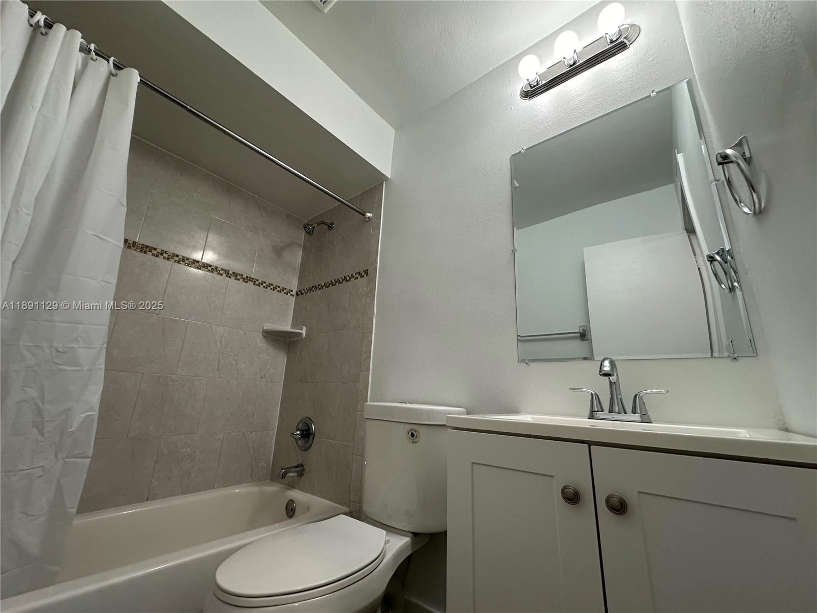 HOLLYWOOD - Residential Lease