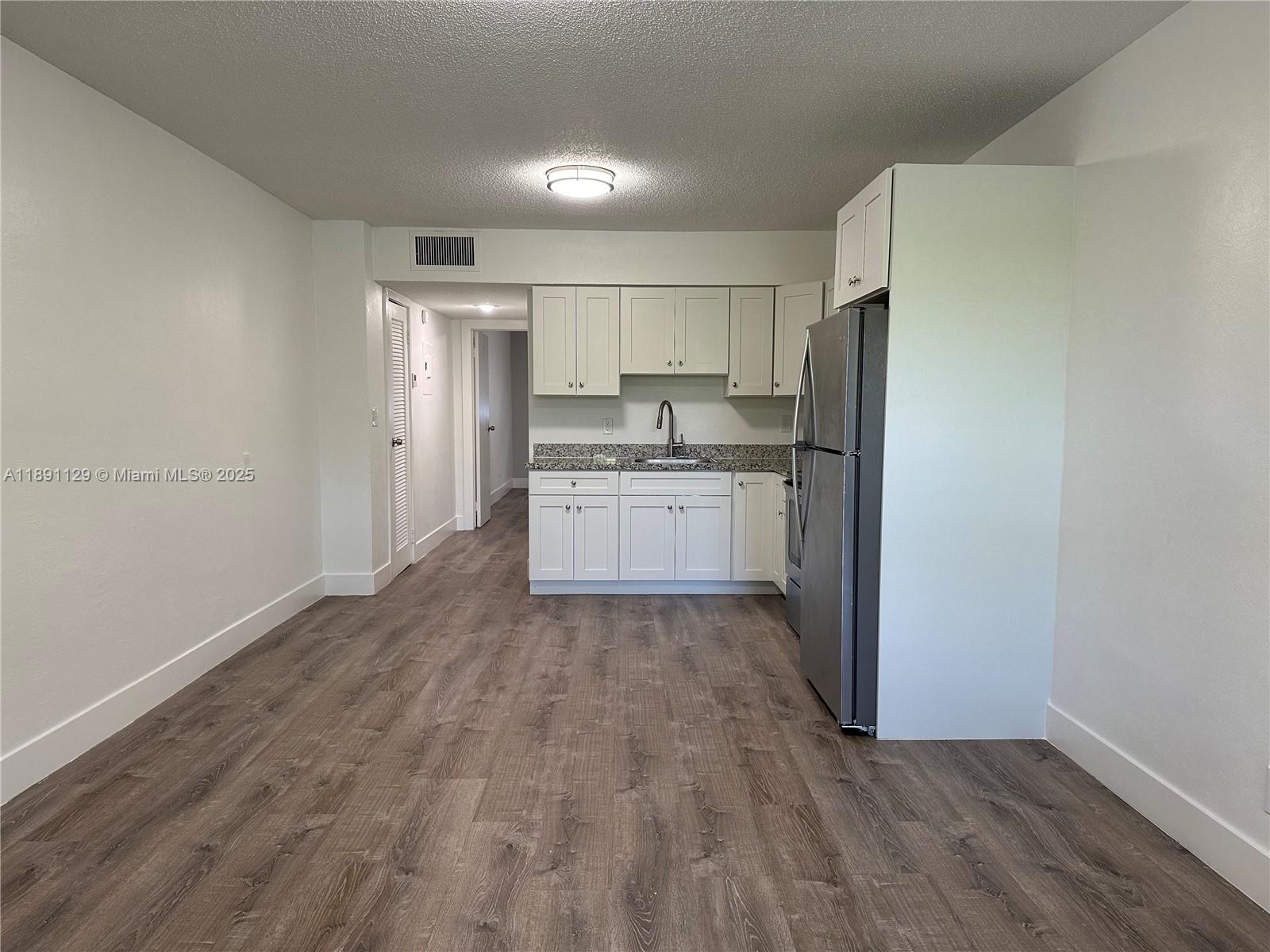 HOLLYWOOD - Residential Lease