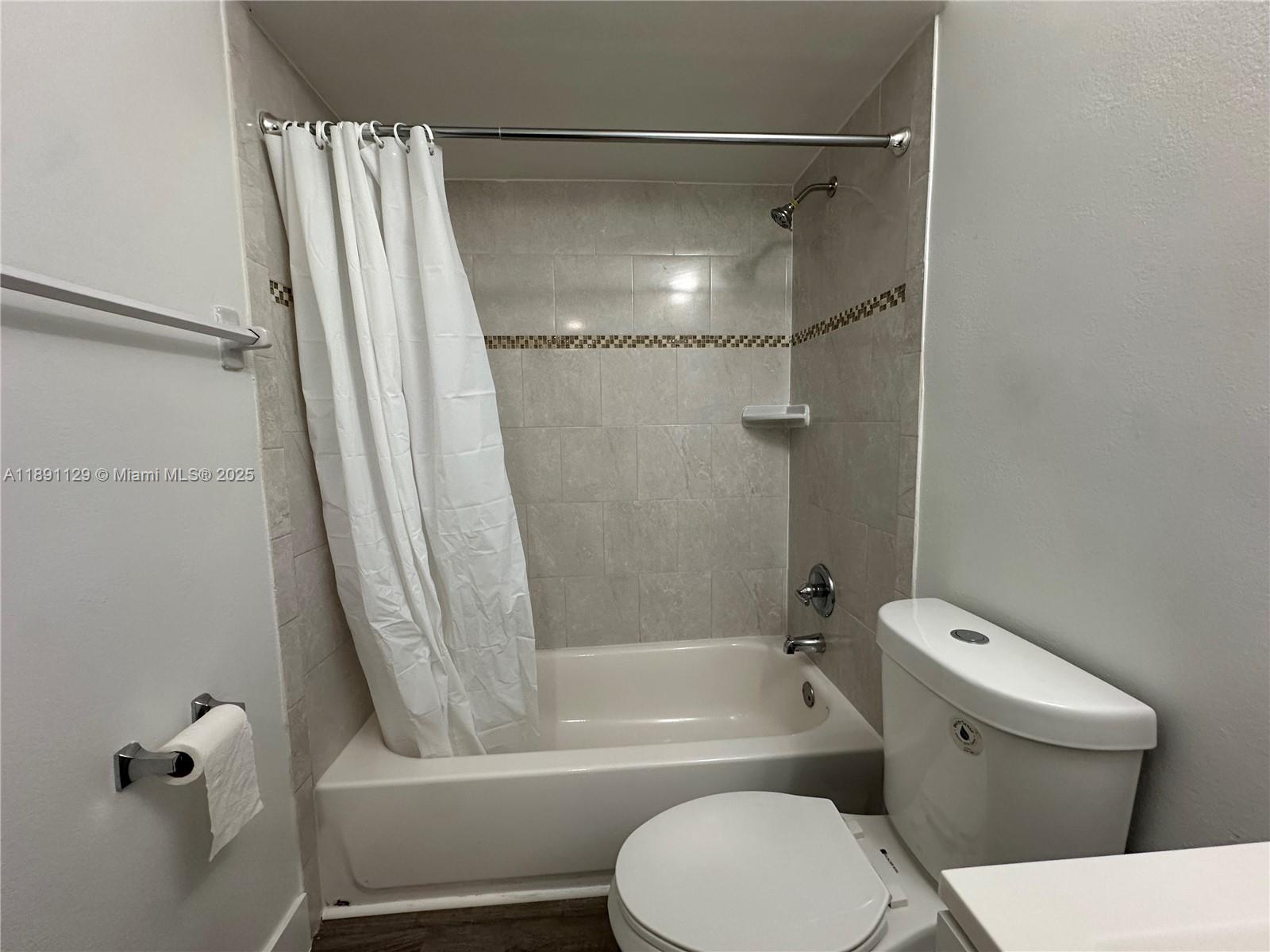 HOLLYWOOD - Residential Lease