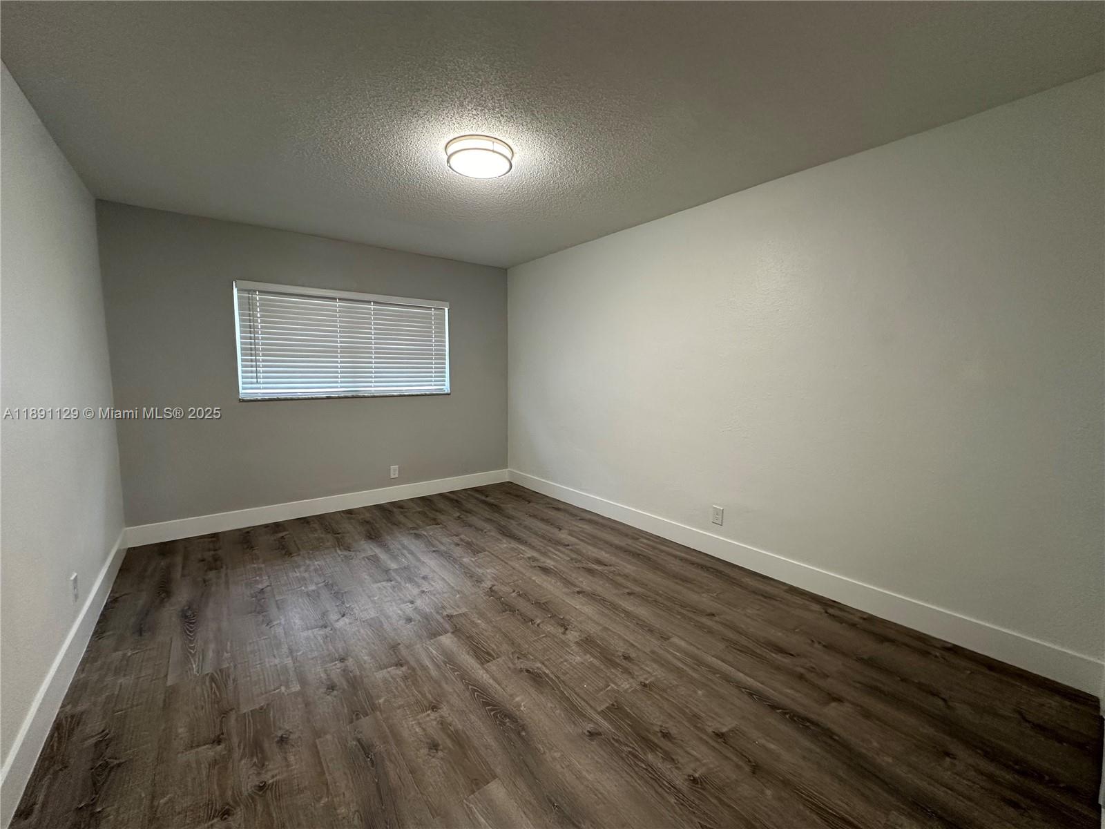 HOLLYWOOD - Residential Lease