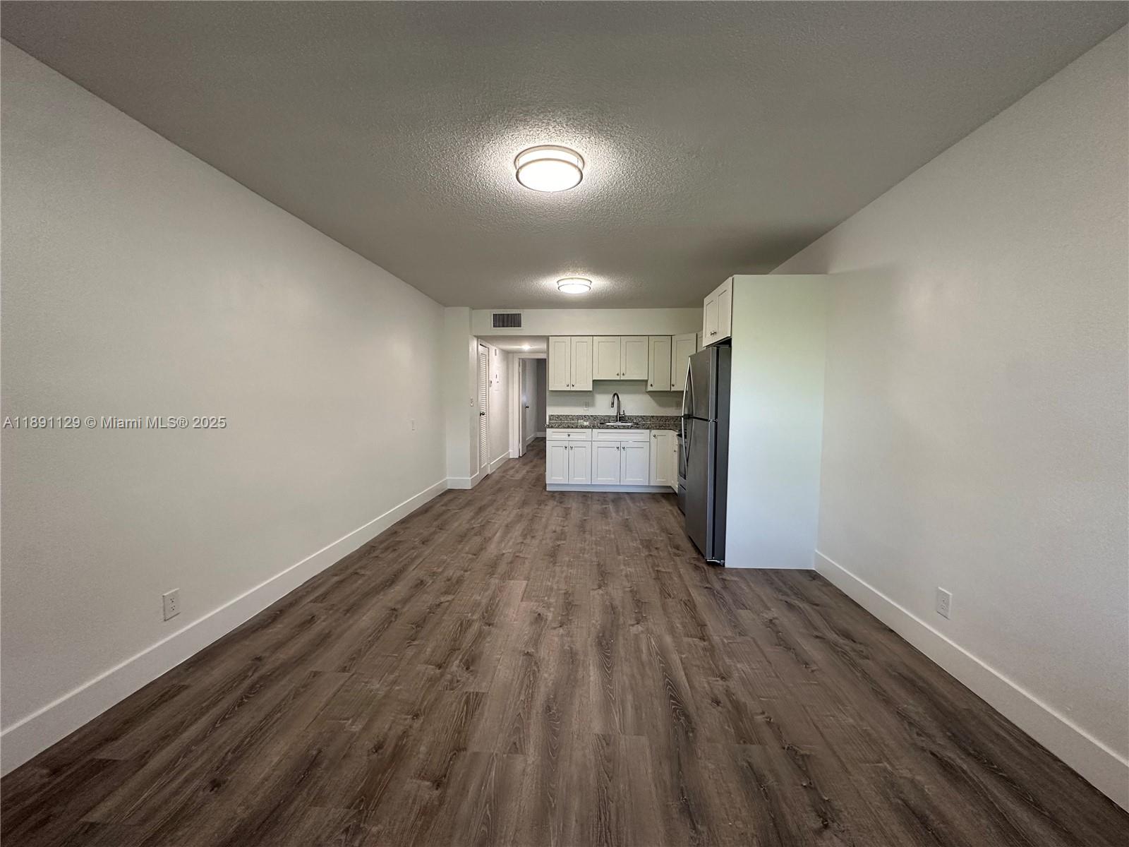 HOLLYWOOD - Residential Lease
